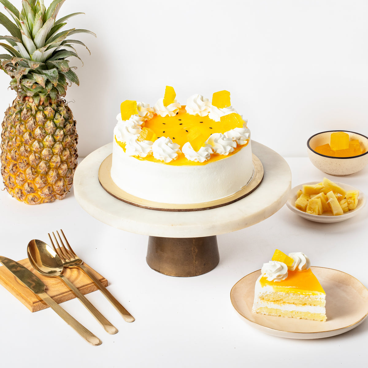 Pineapple Cake (550g)