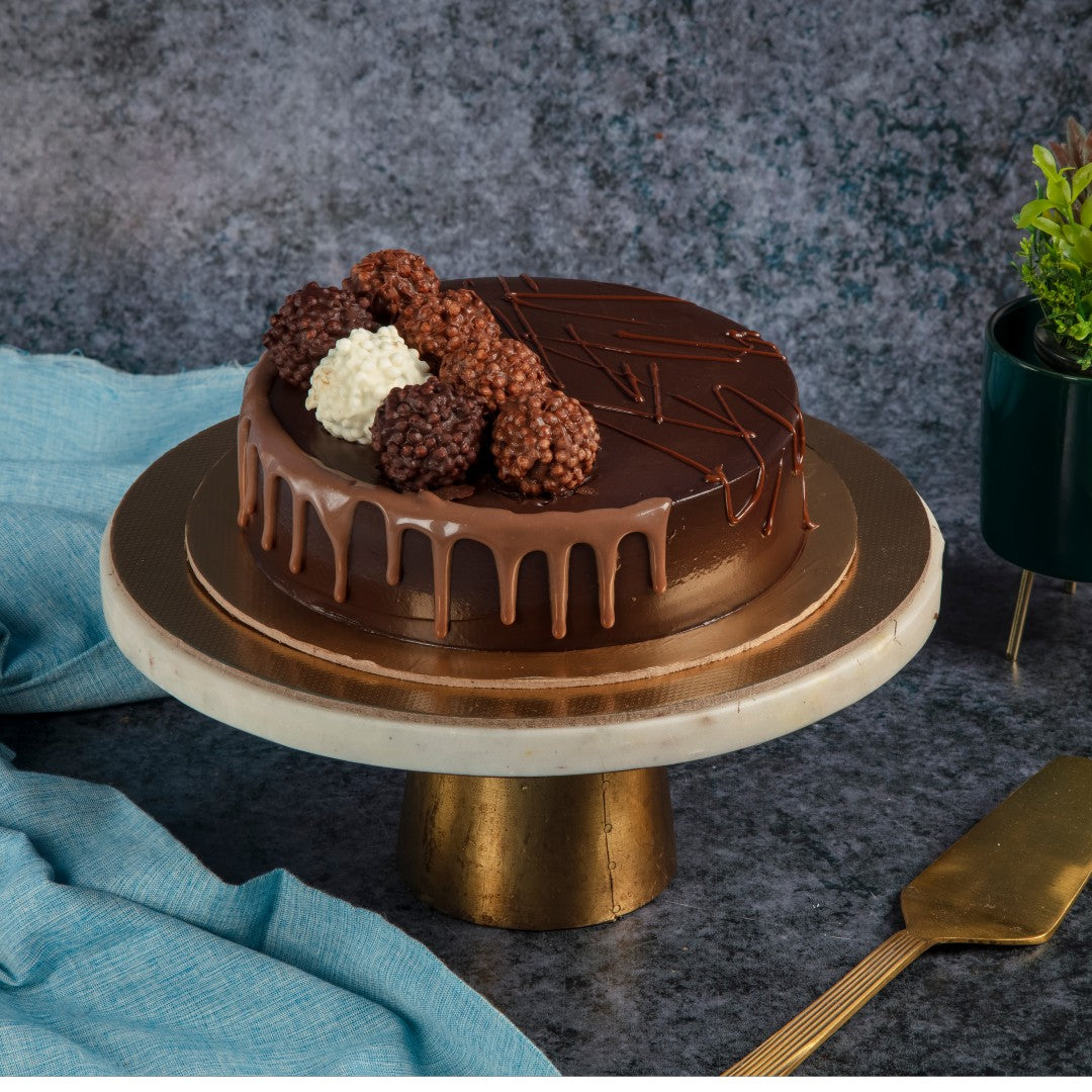 Buy/Send Crunchy Choco Cake Half Kg Online- FNP