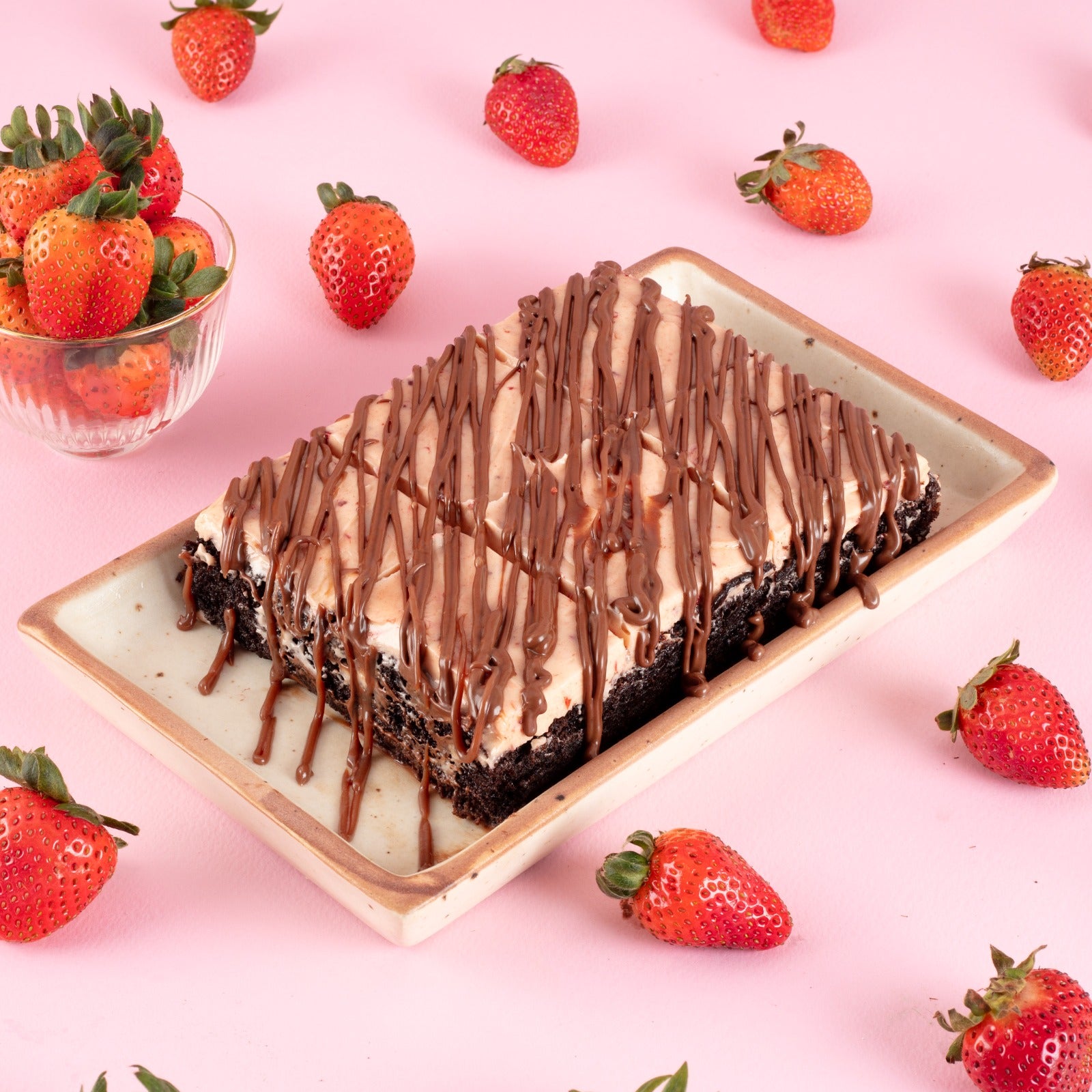 Strawberry Chocolate Mini Brownie Box - 6 pcs