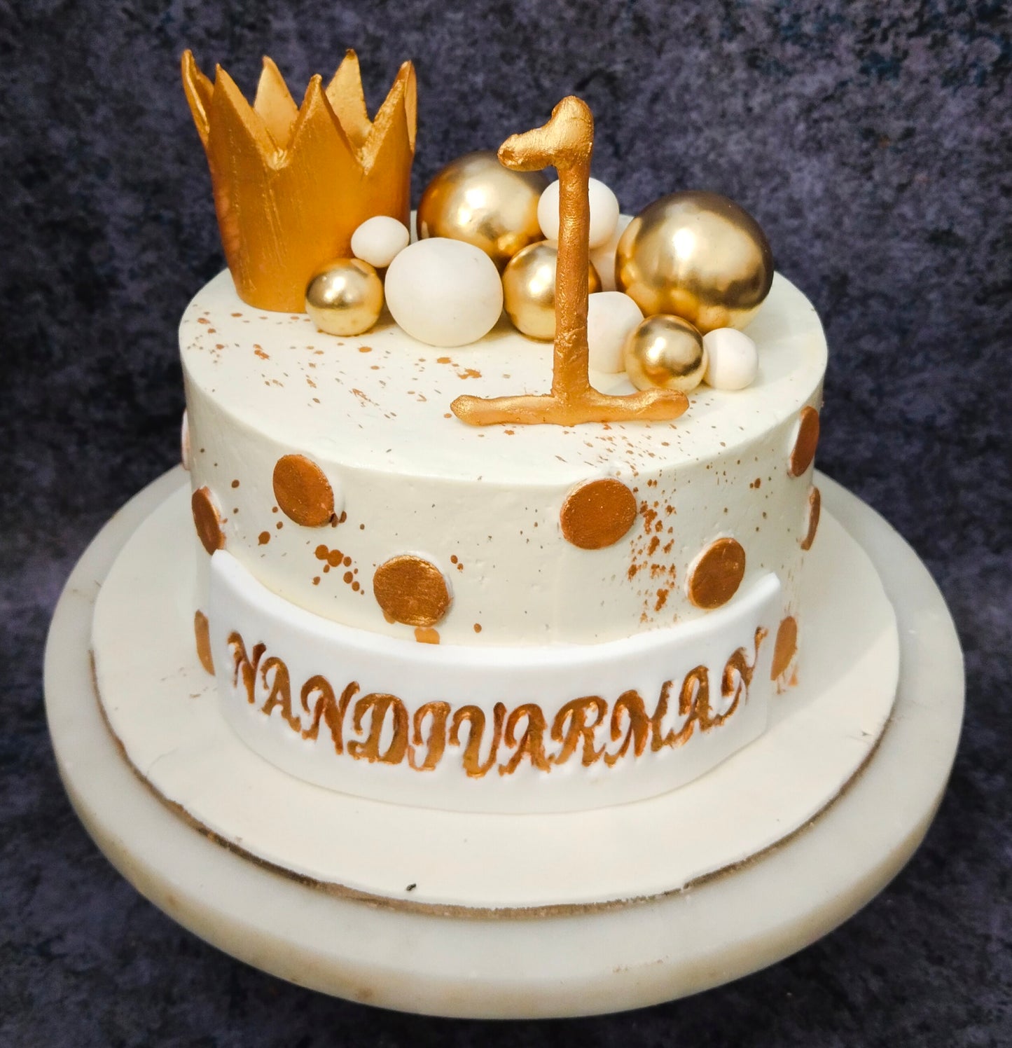 Mini crown cake