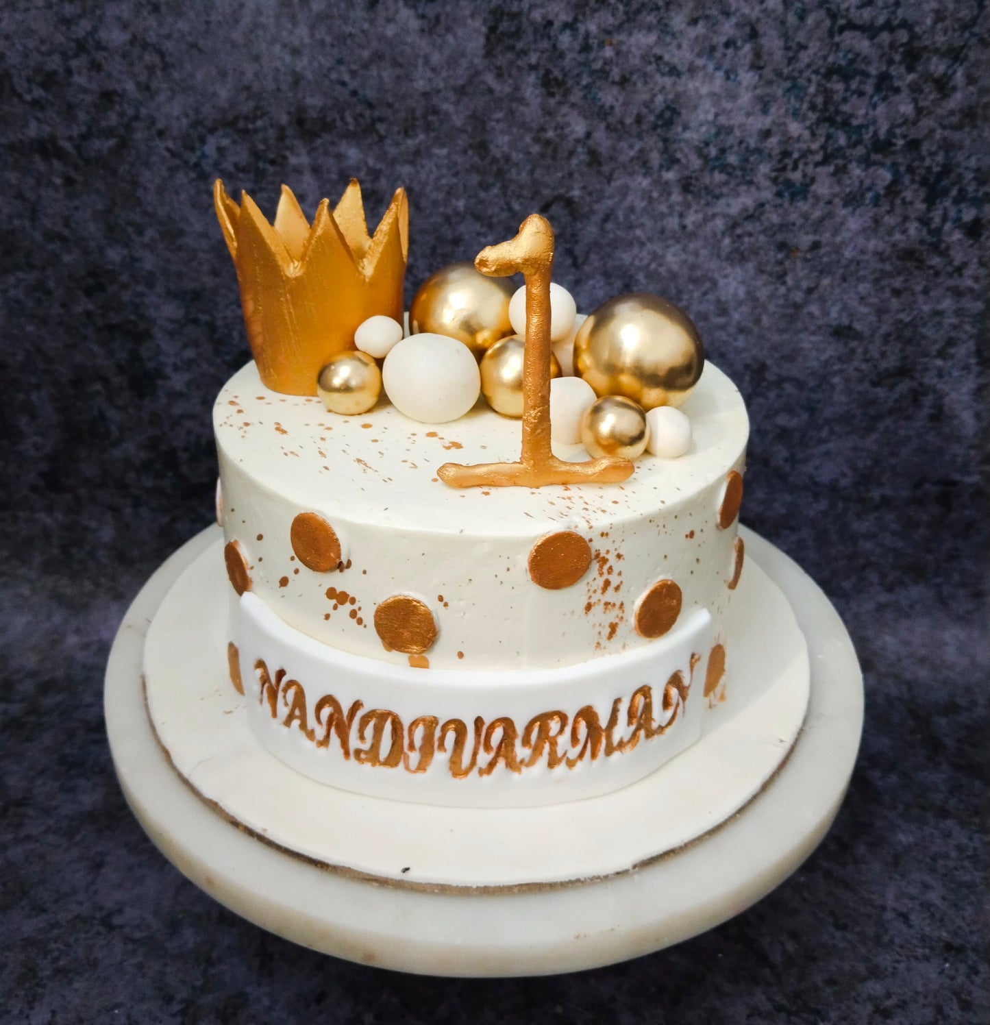 Mini crown cake