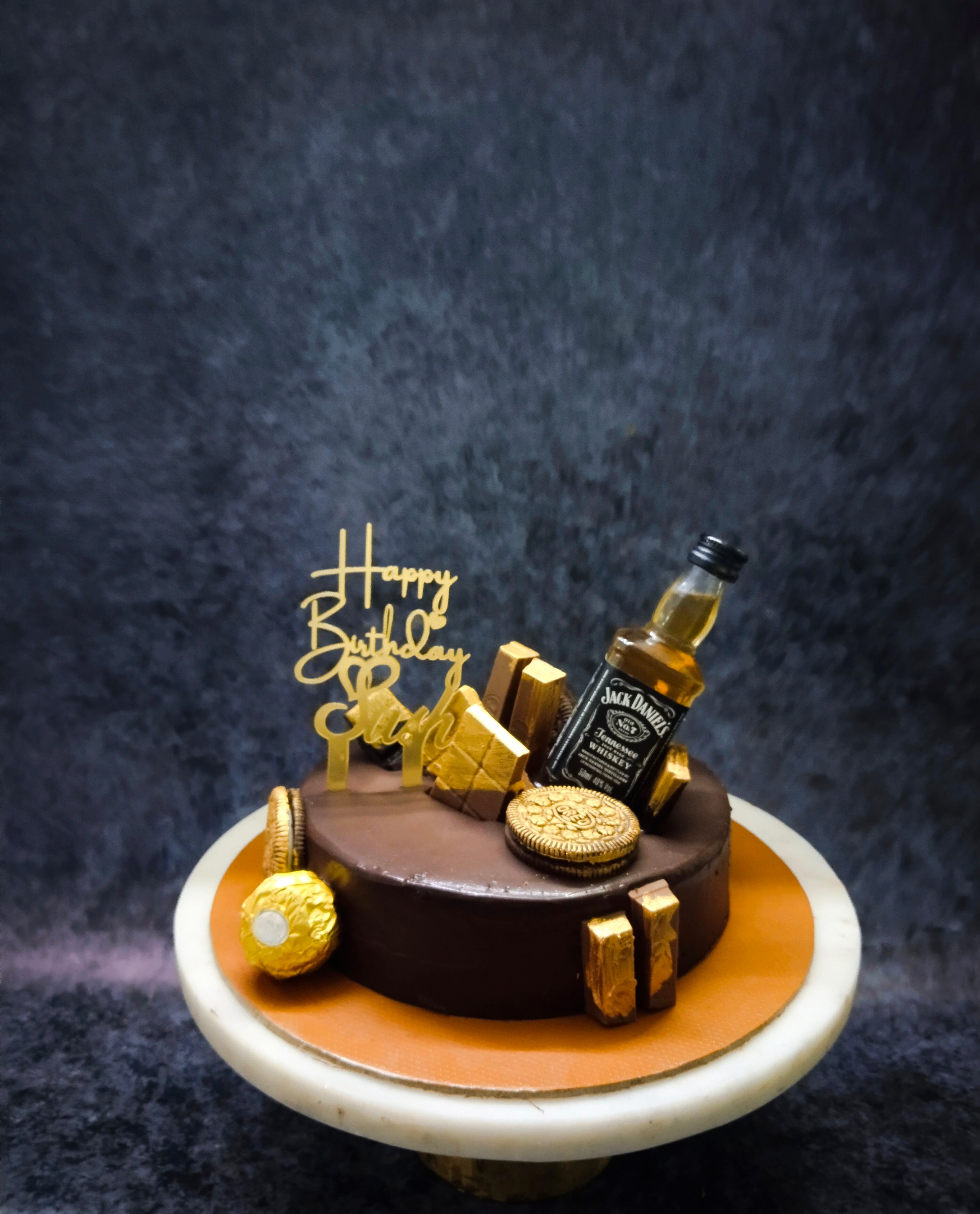 Alcohol Barrel Poker Cake *(Real Miniature Drinkable Liquor Bottle) - LE  PETIT EMPIRE Designer Cakes