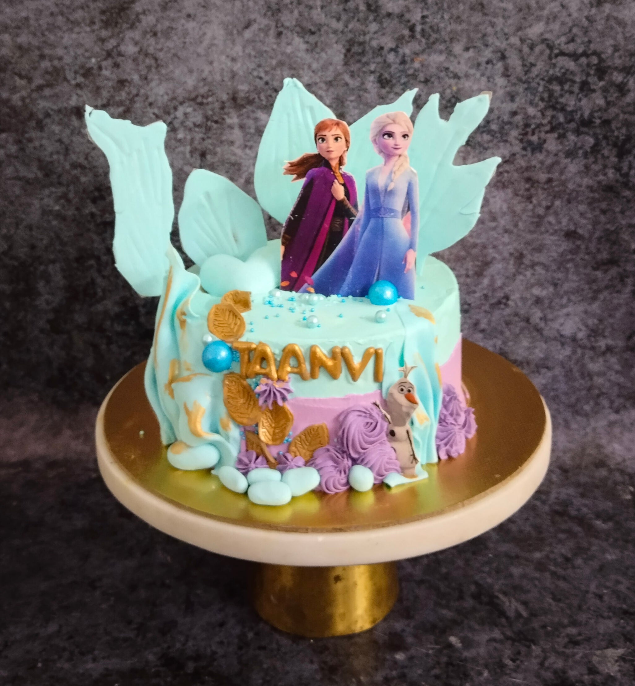 2 tier Frozen theme birthday cake with handmade model of Olaf and Elsa's  crown | Doğum günü, Pasta, Frozen